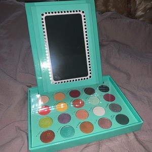 Daisy Marquez x BH Cosmetics Eyeshadow Palette